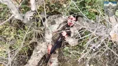 russian shoots himself twice (Sievierodonetsk area)