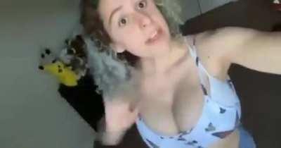 She loves bouncing her giant tits for money