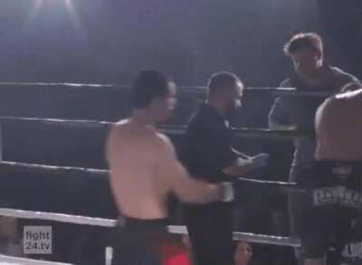 Fighter relocates opponent's dislocated shoulder so they can finish their fight