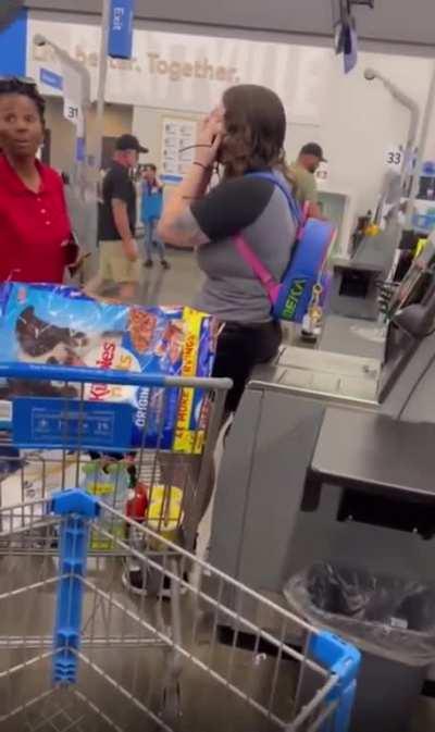 Lady goes nuts at Walmart after cutting in line