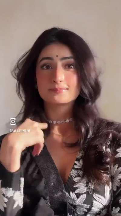 Palak tiwari cleavage