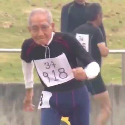 This Man Was Born In 1917, Running A Race At Age 102