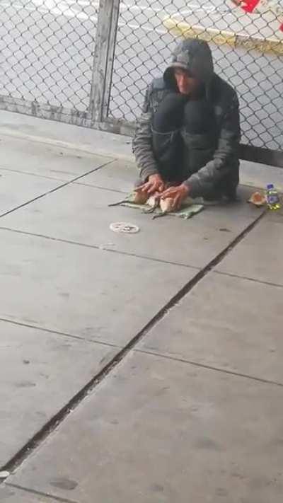 Peruvian ‘Rat-Man’ Performs on the Streets of Lima