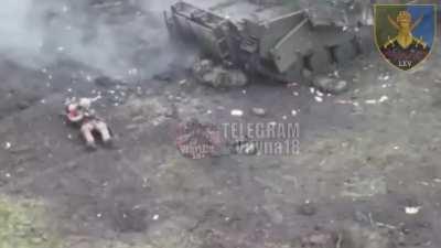 FPV drones hit Russian soldiers hiding under disabled BMP near Robotyne