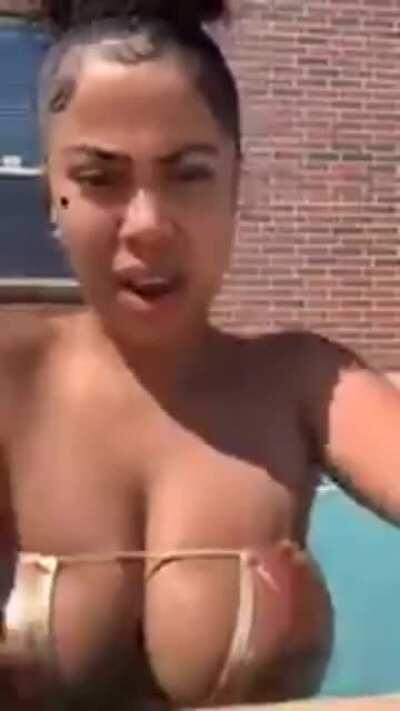 @theyasminelopez titties bouncing in the pool