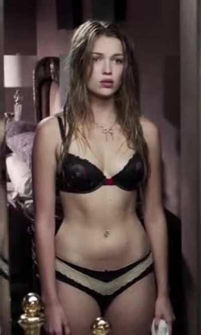 Lili Simmons in Banshee