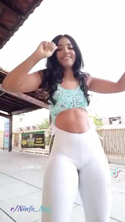 Najla sempre em ritmo 😏🍑