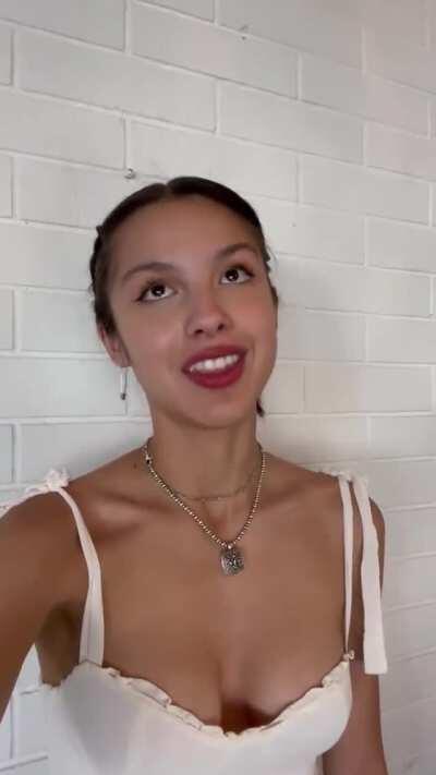 Olivia Rodrigo cleavage