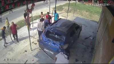 A mob in India absolutely goes to town on a Muslim family's car