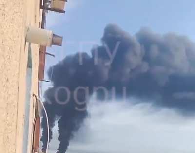 A morning in Crimea. The fire at the oil depot in Feodosia continues. Locals reported hearing explosions prior to the fire. According to reports, the fuel there was used for the needs of the Russian army.