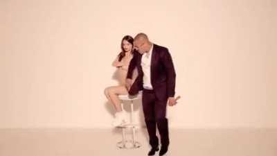 The hottest shots of Emily Ratajkowski in the Blurred Lines music video