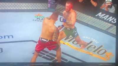 Conor McGregor breaks his leg fighting Dustin Poirier