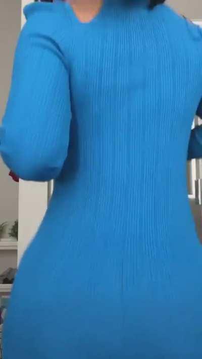 so much ass in that dress