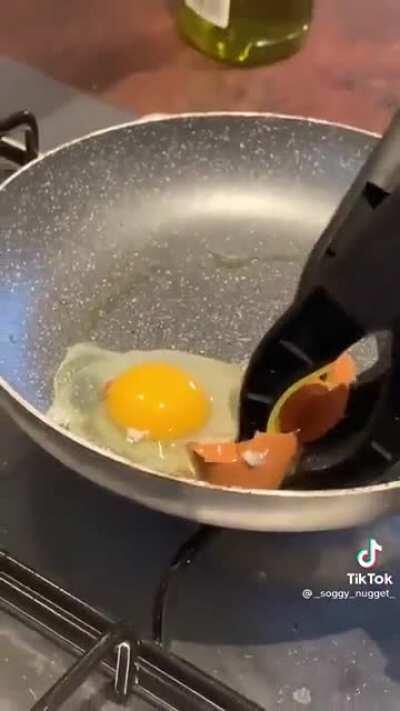 I want to cringe but he actually cooked the egg pretty well