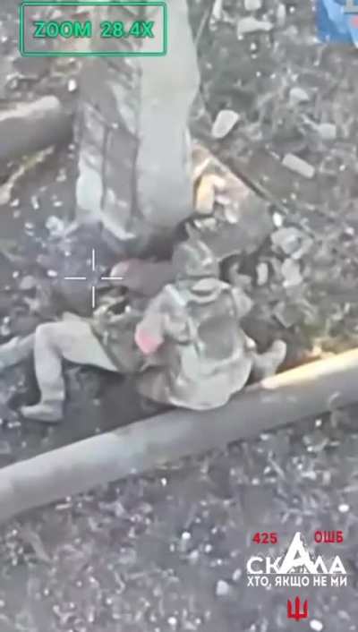 Ukrianian snipers destroys a pair of Russian soldiers in the Pokrovsky direction 