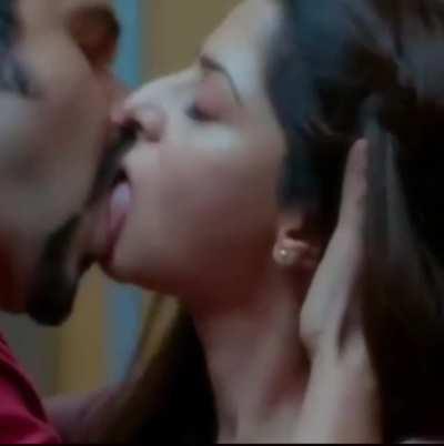 Vedhika kiss scene from the movie The body