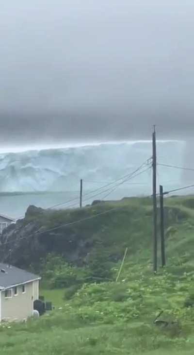 Omg 👀, Canadian island of Newfoundland has been visited by a massive iceberg. The enormous block of ice broke off from Greenland and floated south via Iceberg Alley.