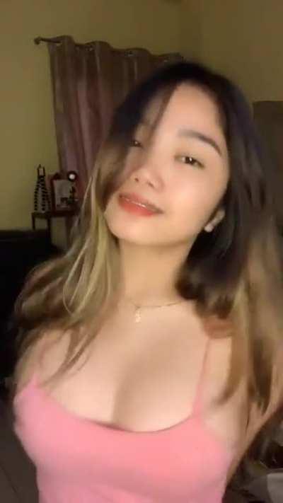 wala akong pake kung NO NUT NOVEMBER ngayon. pm for more of her.