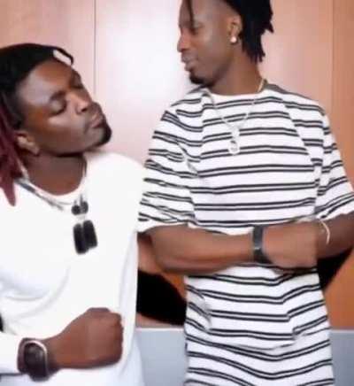 yall remember when uzi tried to kiss carti but carti didnt want to?