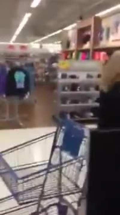 Karen yells at everyone in a grocery store - and gets arrested