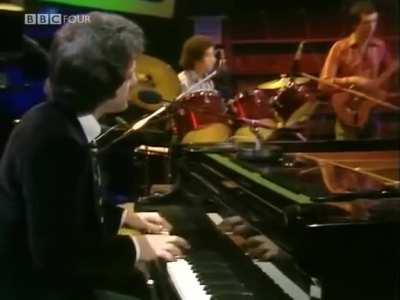 Billy Joel in 1975, performing &quot;Piano Man&quot; live on the Old Grey Whistle Test [BBC]