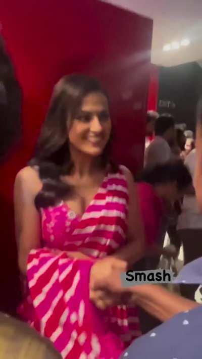 Those Handshakes Were So Intentional , They Knew That Her Boobs Were Shaking A Lot 🤤 [Shraddha Srinath]