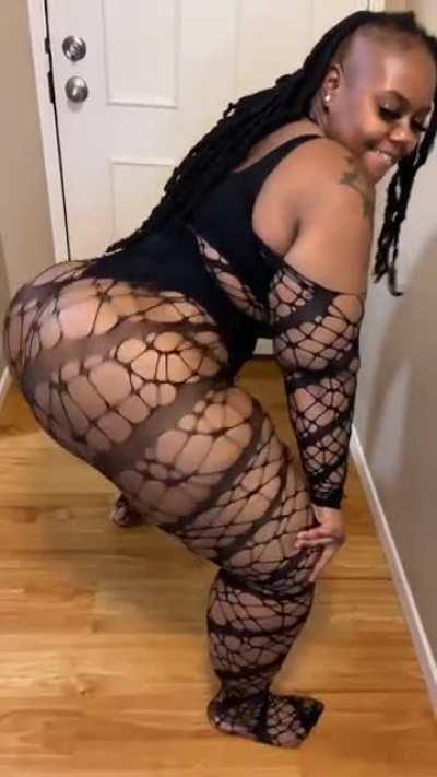 She a sexy ass BBW 😍😋