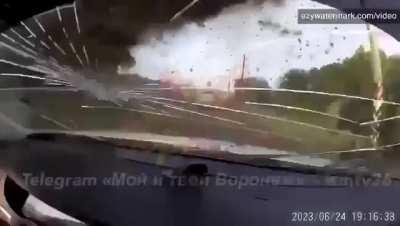 From earlier: Russian missile/shell, aiming at the Wagner convoy, hits next to a highway. (Voronezh, Russia/June 24, 2023)