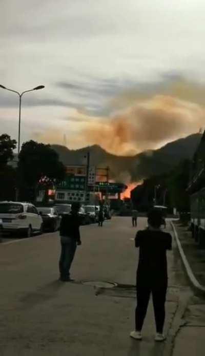 Underestimated shock wave of a fuel tanker explosion