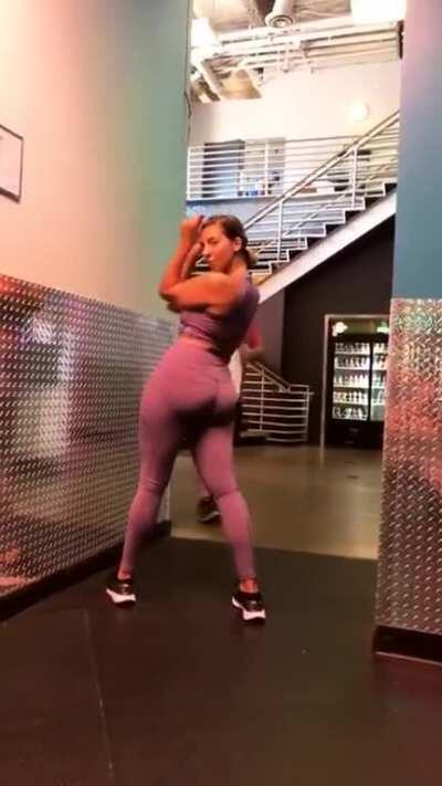 Gabbie Hanna Showing Off Her Thickness (including Bending Over)