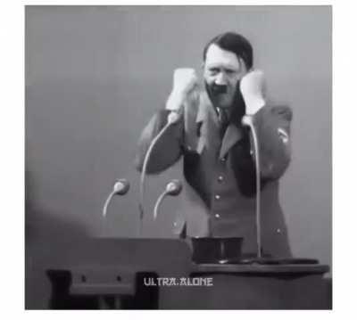Hai, Hitler-senpai.