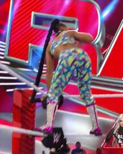 Bianca Belair ass clapping