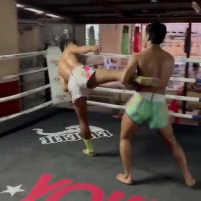 Superlek &amp;amp; Petchpanomrung Technical Sparring