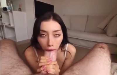 Creamy Asian blowjob 