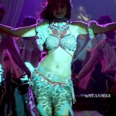 shilpa shetty navel shake