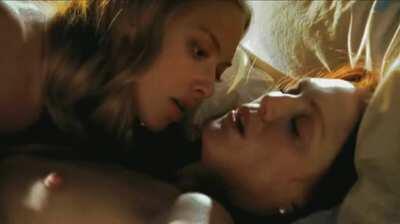 Amanda Seyfried Julianne Moore “Chloe”