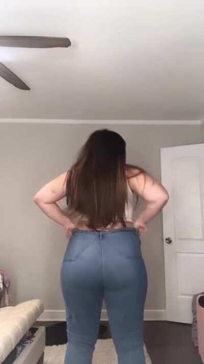 Tight jeans (@throwitbackali_)