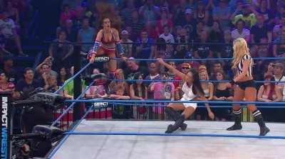 Brooke Tessmacher crotched on the turnbuckle by Gail Kim (in HD)