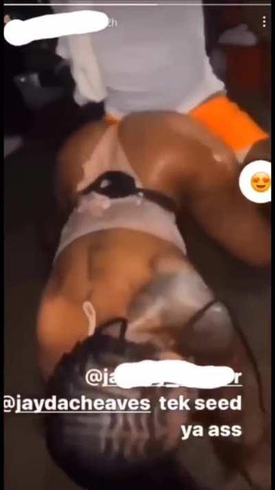 Jayda Cheaves Twerking that azz at carnival [Loop Video]