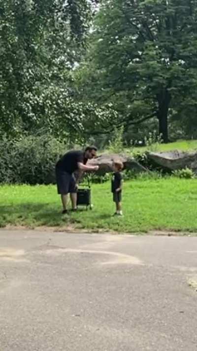 Kid tells joke to comedian in Central Park (IG-Scotthallstandup)