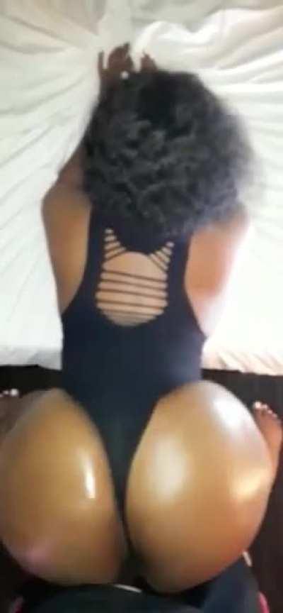 Ebony shakes ass then takes backshots!!