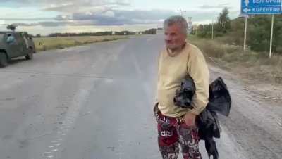 A Ukrainian soldier is having fun in the Kursk region while wearing an SS helmet. Can't wait to see how Russian propagandists will unironically use this to claim that Nazis have invaded them.