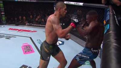 Adesanya's KO of Pereira in slo-mo. It really was quite impressive.