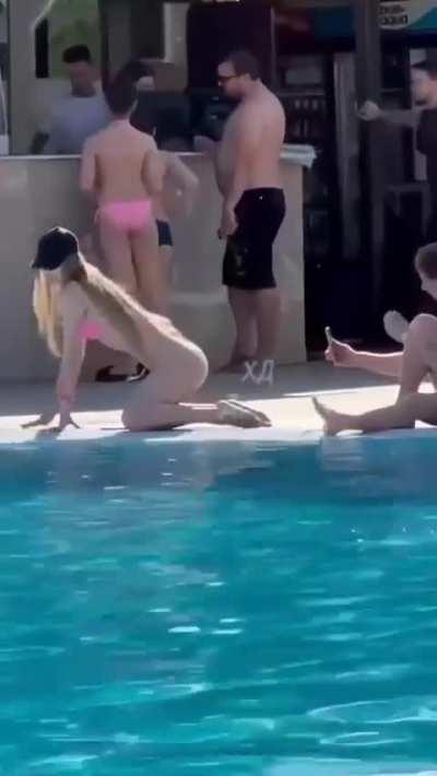 twerking for a video in a public pool !!