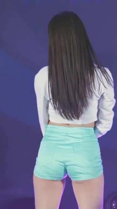 Momoland - Yeonwoo: Boom Boom Ass Compilation