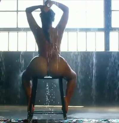 Vida Guerra (@vidaguerra)