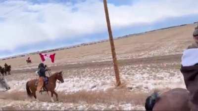 Canadian freedom horse convoy looks like footage from the 18th century