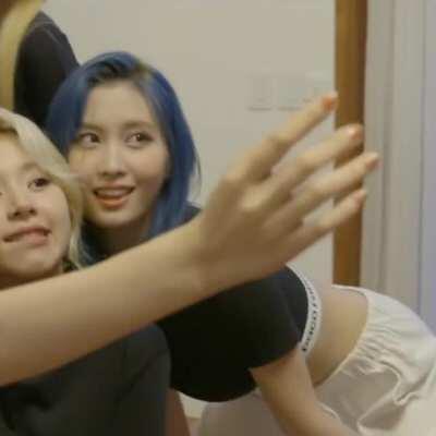 TWICE - Dahyun &amp;amp; Momo