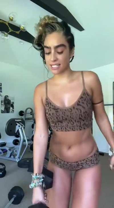 In the gym with new a cheetah print set [Tiktok September 2023]