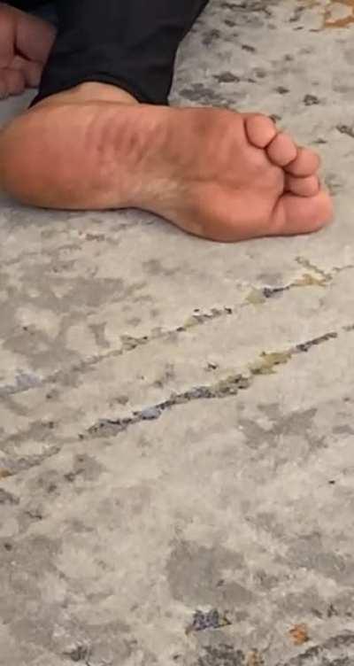 My cousins feet what would you do to them dm me